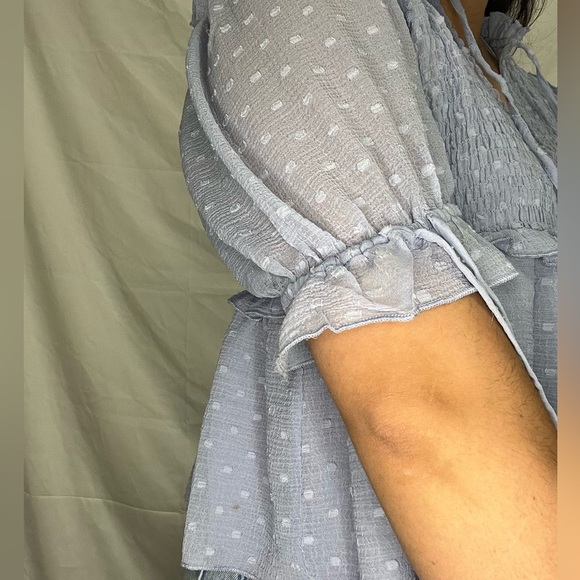 Zara size XS sky blue polka‎ dot short sleeve blouse in excellent condition - Picture 6 of 8